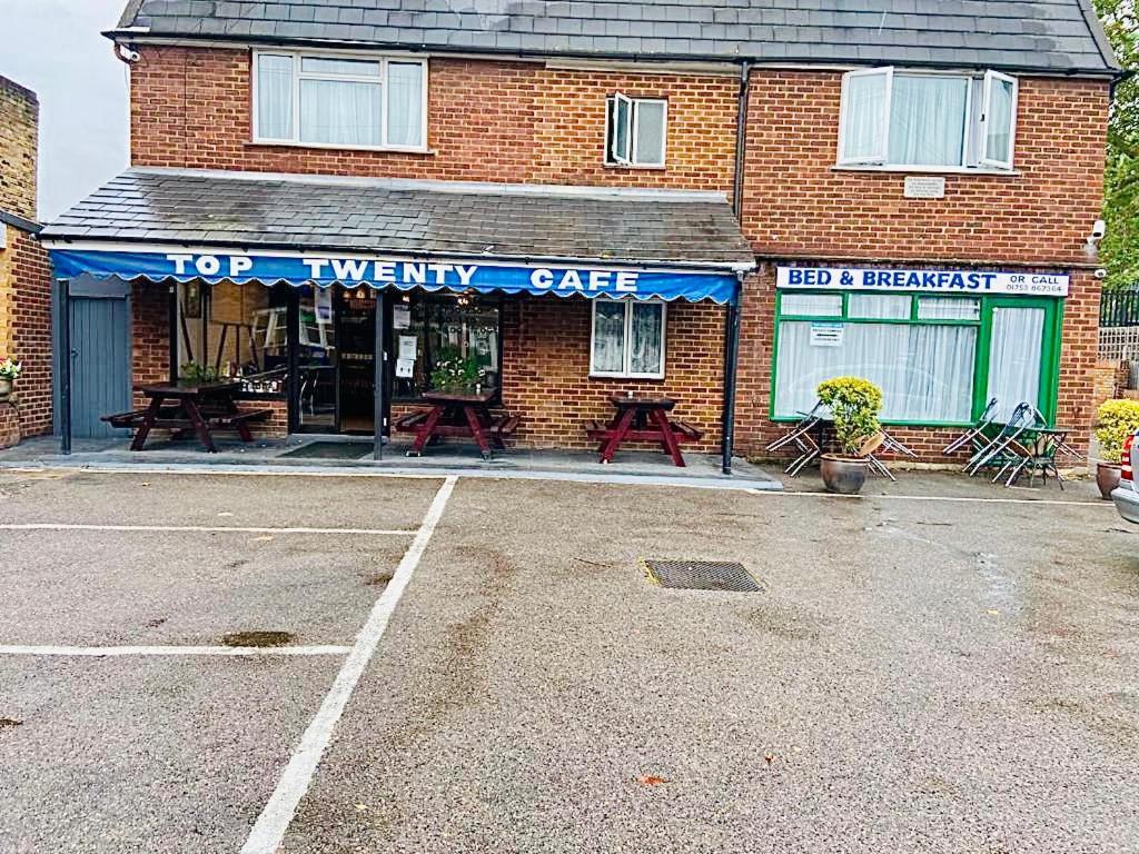 Top Twenty Bed And Breakfast Windsor Exterior foto